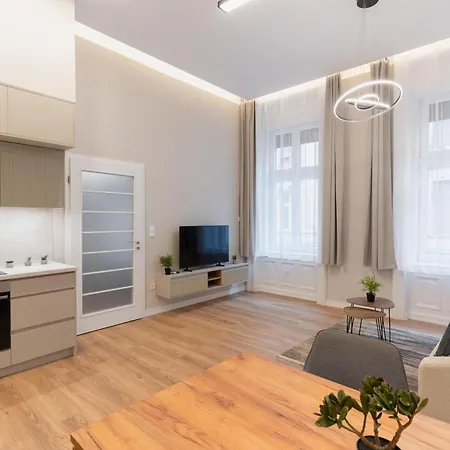 Exclusive & Brand New 3bedrm In The Center Apartamento Budapeste