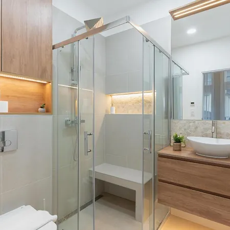 Exclusive & Brand New 3bedrm In The Center Apartamento